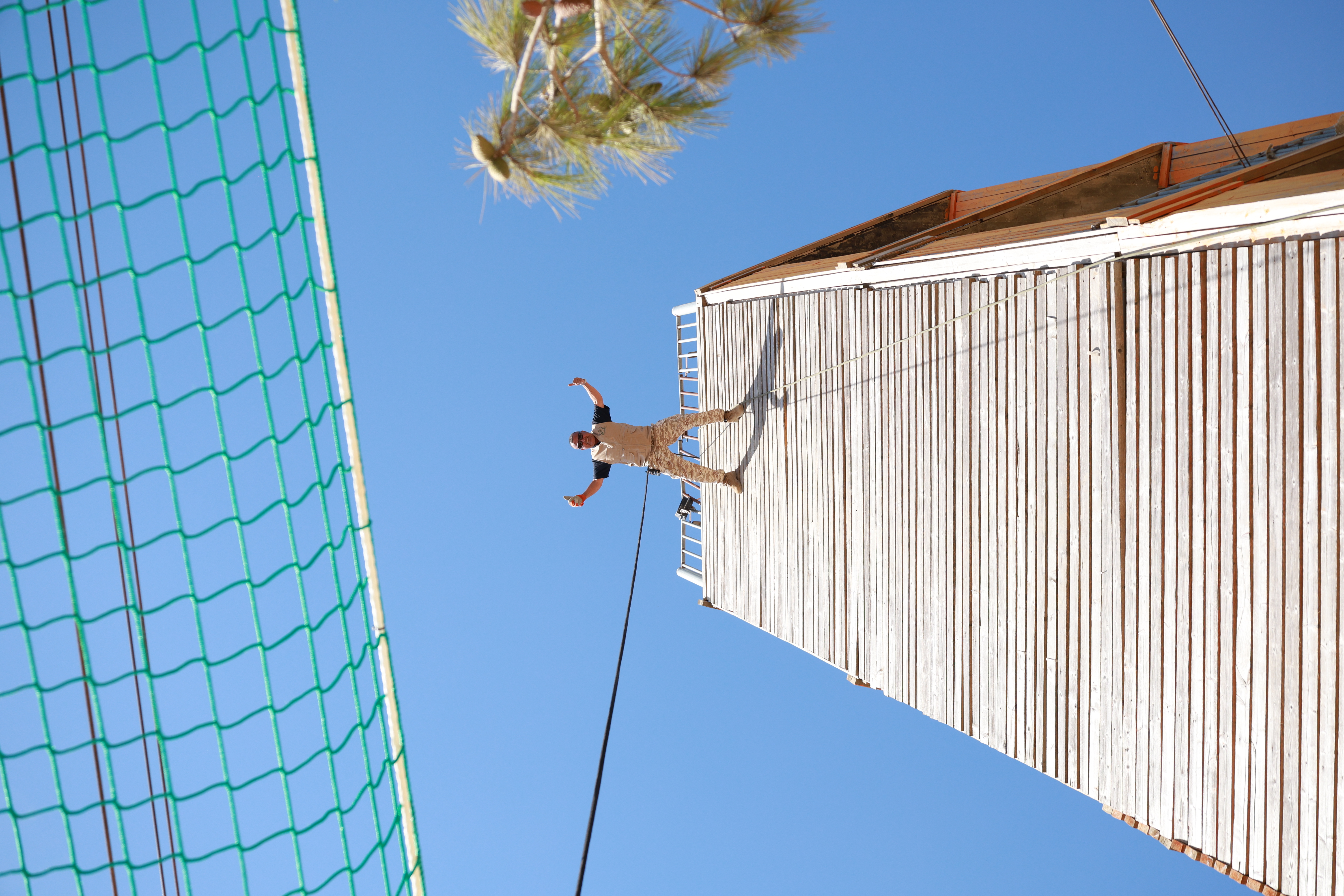 Rappelling gallery image 5